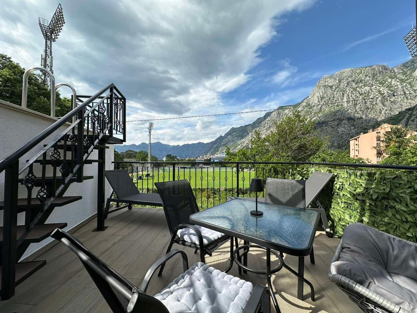 Sunshine Apartment With Private Pool And Parking Κότορ Εξωτερικό φωτογραφία